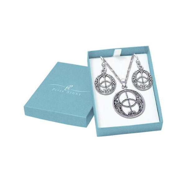 The exquisite beauty of the Chalice Well Silver Pendant Chain and Earrings Box Set SET013