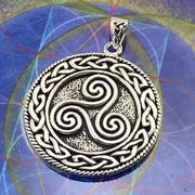 Large Celtic Knot Triskelion Pendant TP304