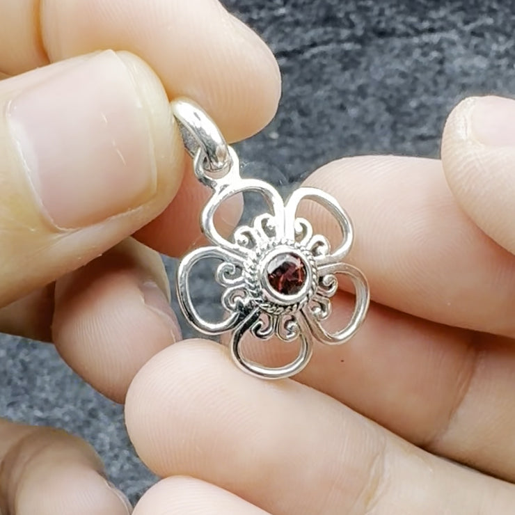 Blooming Flower Silver Pendant with Gem TPD3687