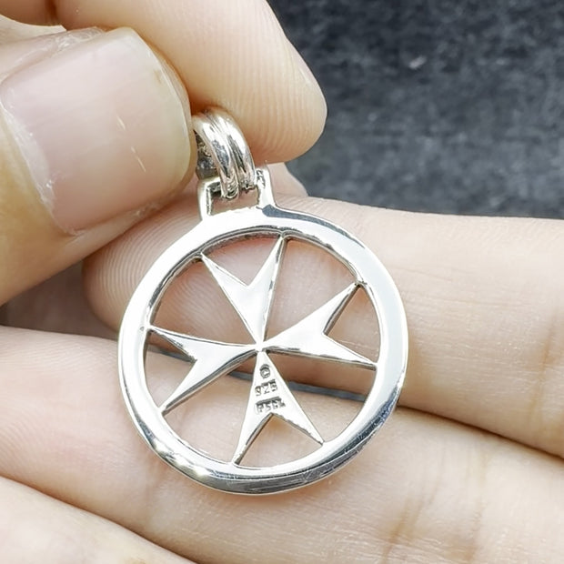Maltese Cross Sterling Silver Pendant TPD405