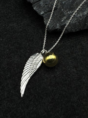 Angels Wing With Globe Ball Necklace TSE711P