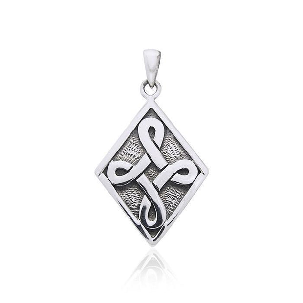 Quaternary Knot Pendant TP553