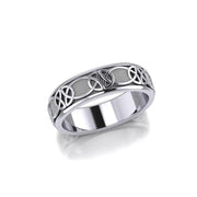 An unending breakthrough ~ Celtic Knotwork Sterling Silver Spinner Ring TR1685