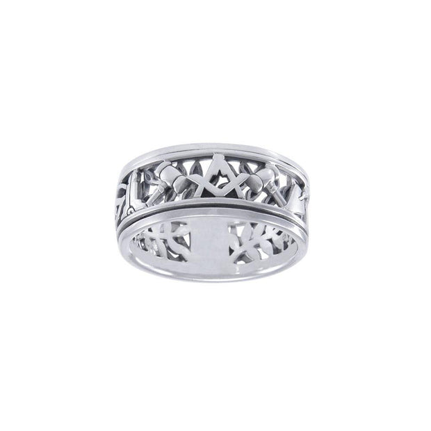 Uncovering the Natural Sense of Masonry in Spinner Ring TRI1616