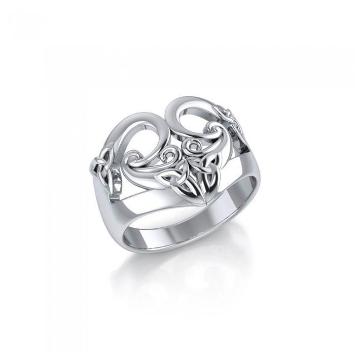 Spread into the horizon of the triplicities ~ Sterling Silver Celtic Triquetra Ring TRI637