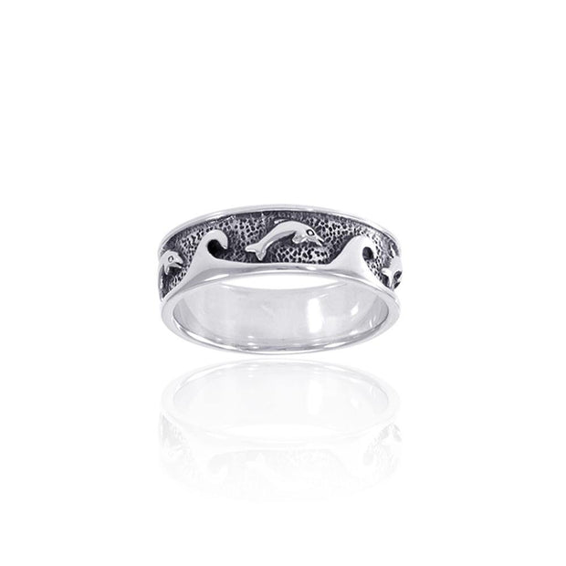 I love the ocean waves crashing on my feet ~ Sterling Silver Ring TR219